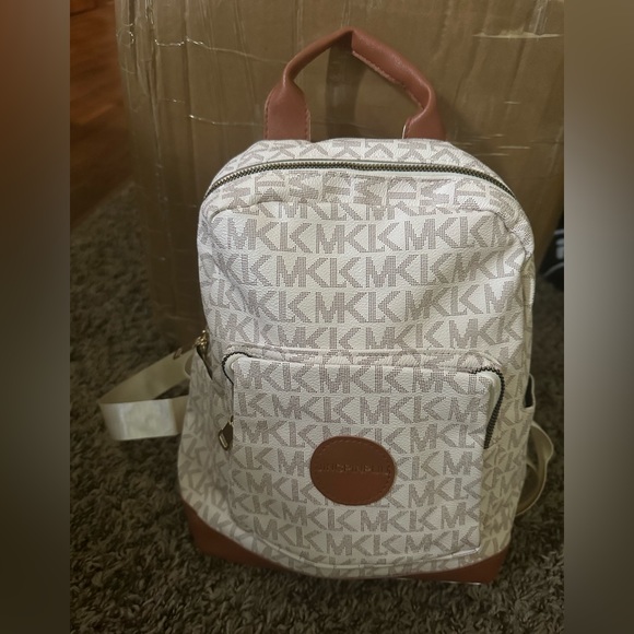 Backpack - Picture 1 of 7